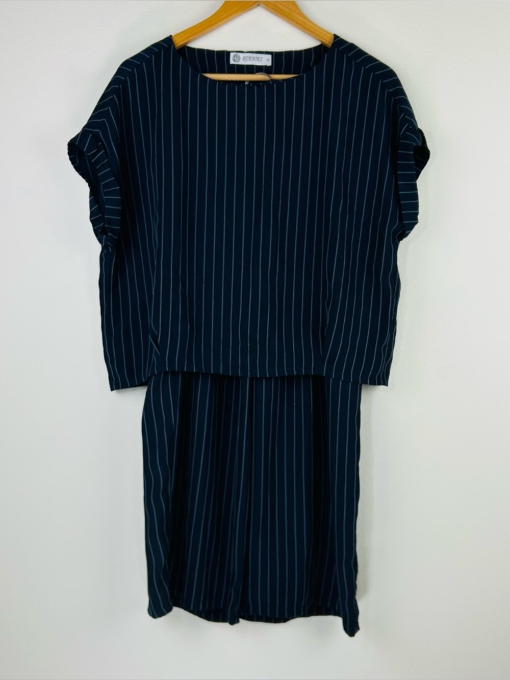 Reenies Women’s Sleeveless Cropped Navy Blue Striped Two Piece Jumpsuit Size M